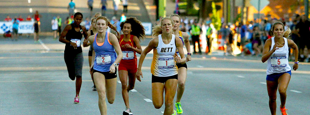 women running sprints
